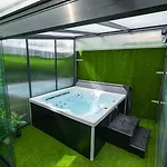 Capsule Ocean 2 Chambres- Billard - Jacuzzi - Netflix